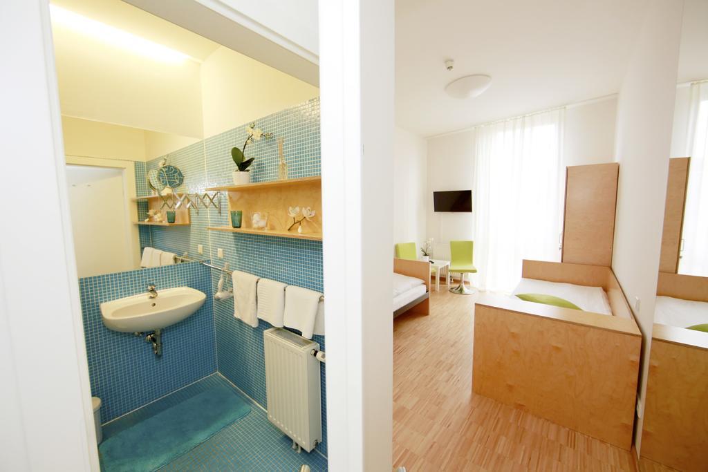 Hotel Restaurant Red Lodge Graz Room photo